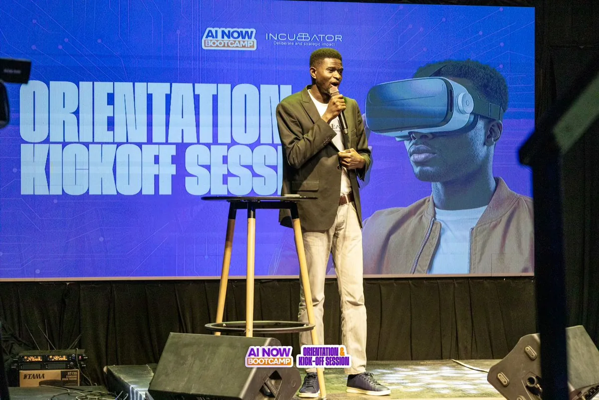 Presenter leading an Incubator Hub learning session